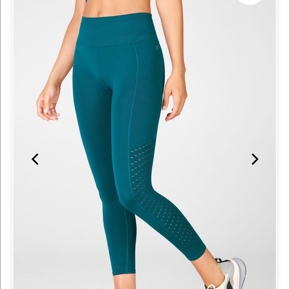 Fabletics Sync High Waisted Perforated 7/8 Legging
